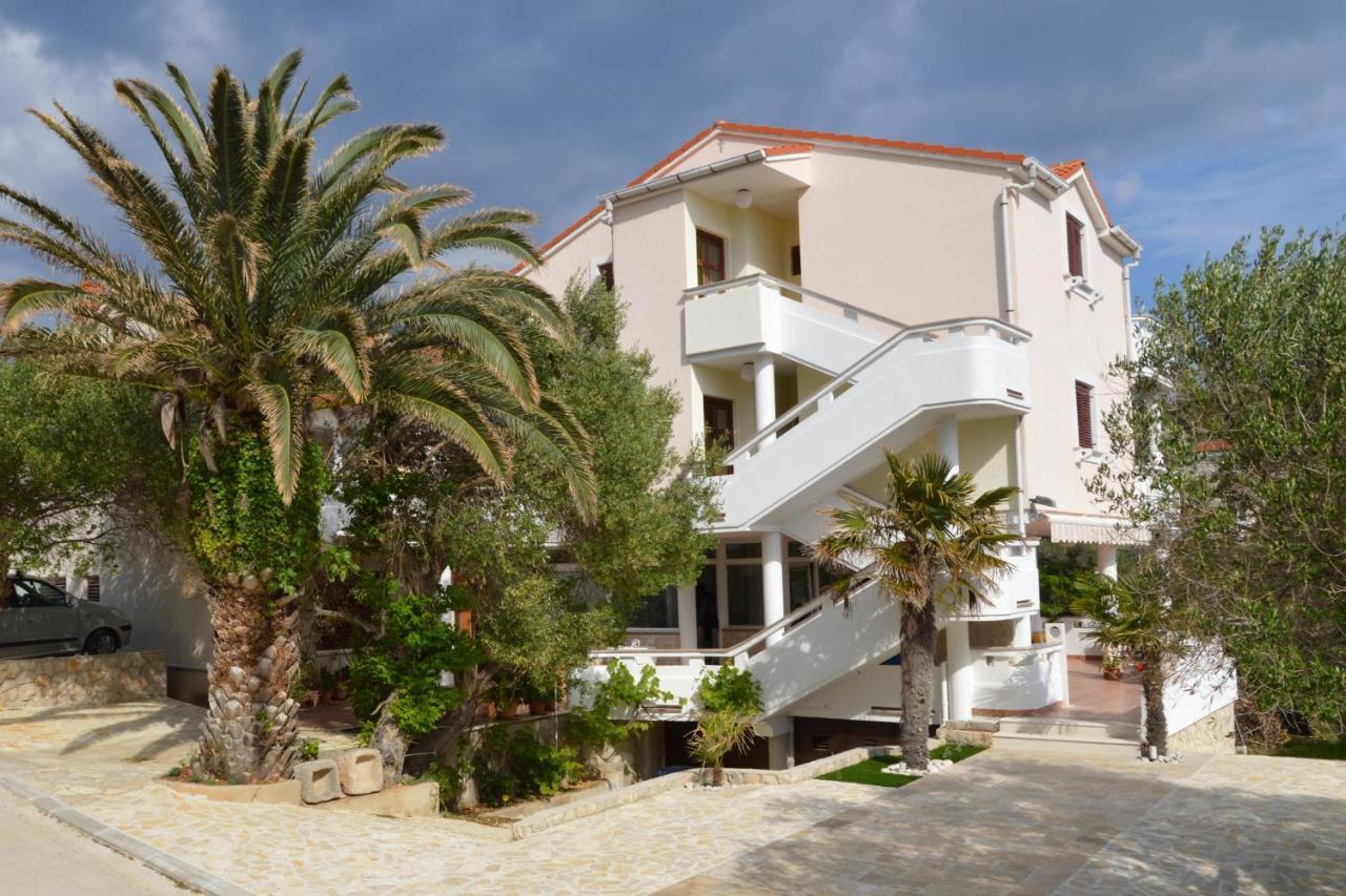 Apartments And Rooms By The Sea Jakisnica, Pag - 4160 Lun  Zewnętrze zdjęcie