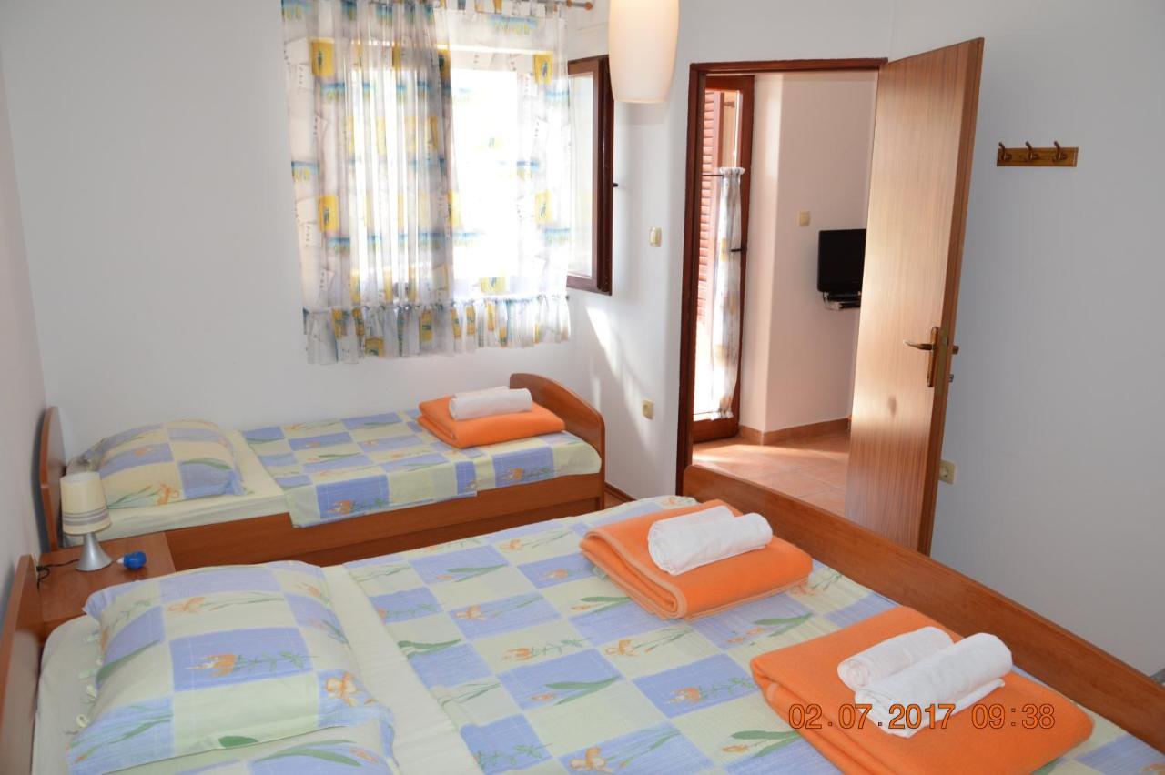 Apartments And Rooms By The Sea Jakisnica, Pag - 4160 Lun  Zewnętrze zdjęcie