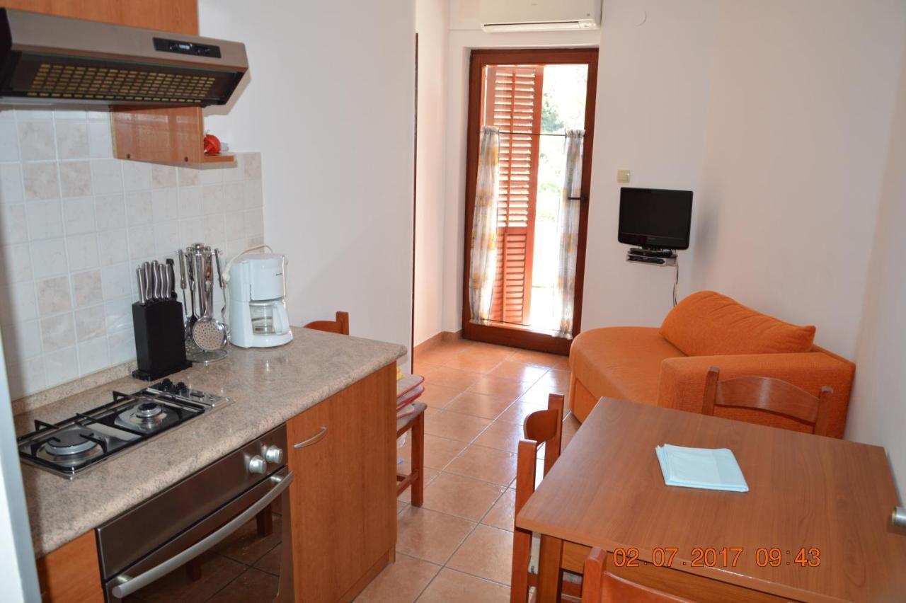Apartments And Rooms By The Sea Jakisnica, Pag - 4160 Lun  Zewnętrze zdjęcie