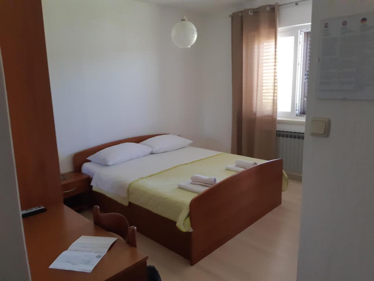 Apartments And Rooms By The Sea Jakisnica, Pag - 4160 Lun  Zewnętrze zdjęcie