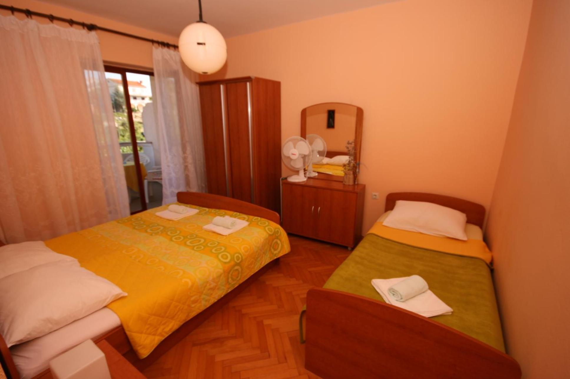 Apartments And Rooms By The Sea Jakisnica, Pag - 4160 Lun  Pokój zdjęcie